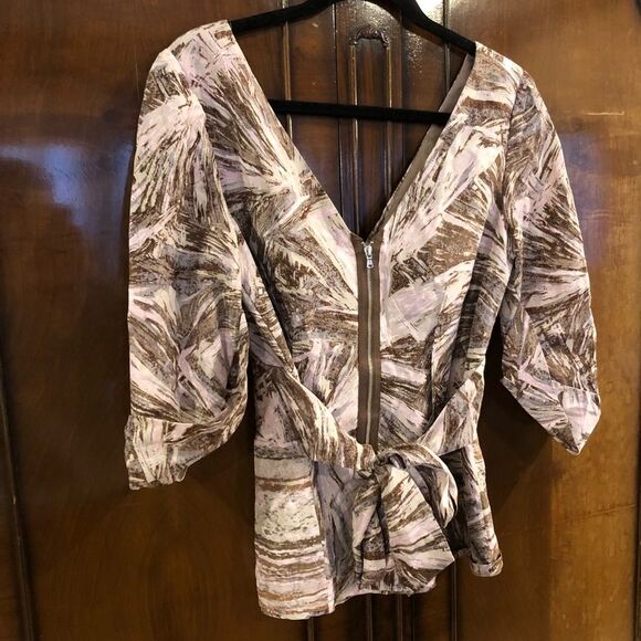 BCBG Max Azria Brown V Neck Blouse w/ Tie Detail and Exposed Zipper size Small - Picture 9 of 12